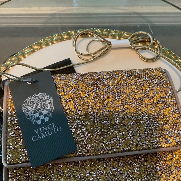 Vince Camuto Golden Clutch & Dust Bag NWT - Picture 4 of 8